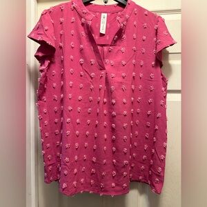 Woman’s short sleeve shirt